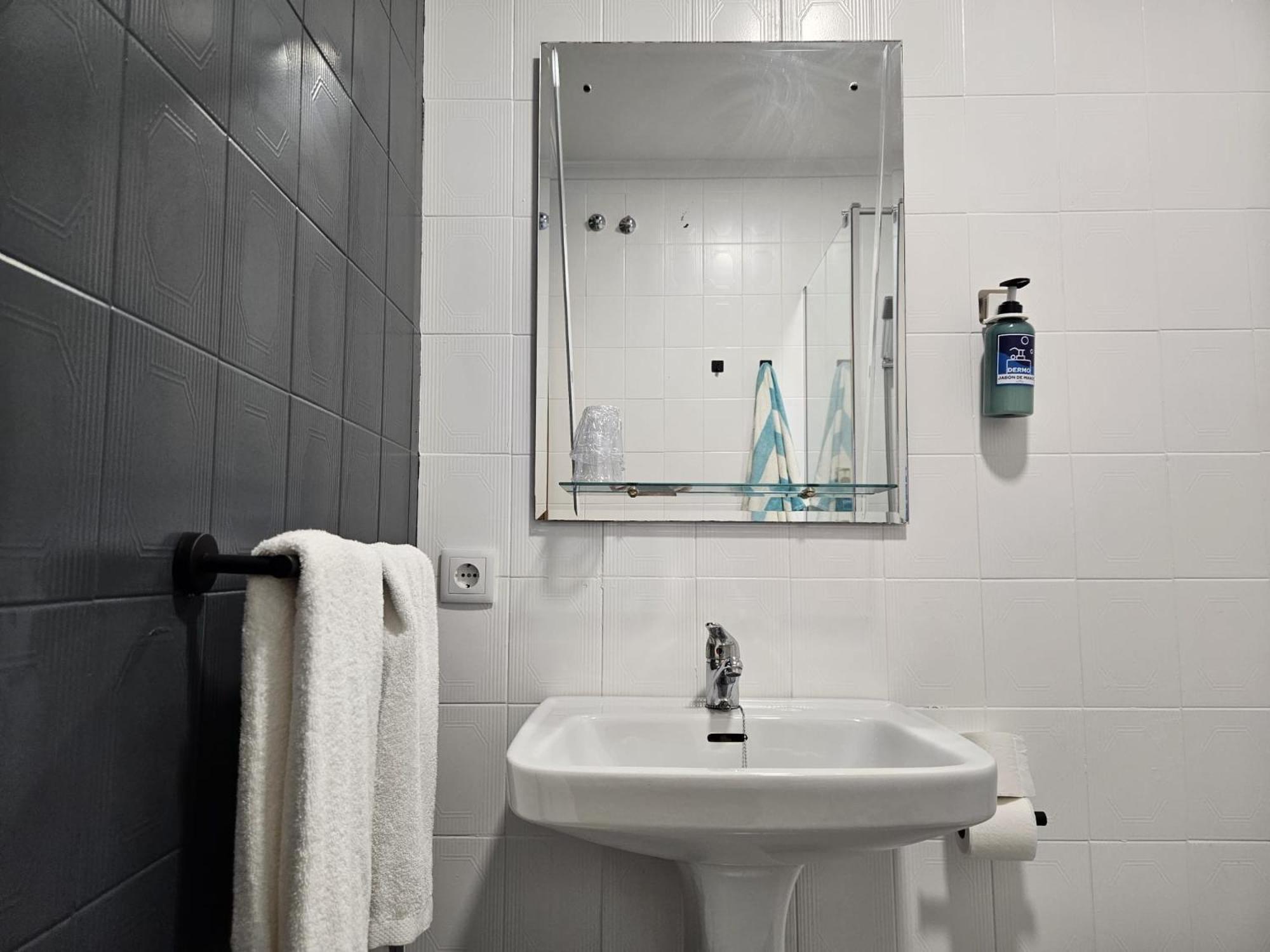 Hotel San Vicente - Centro Playa Коніль-де-ла-Фронтера Екстер'єр фото