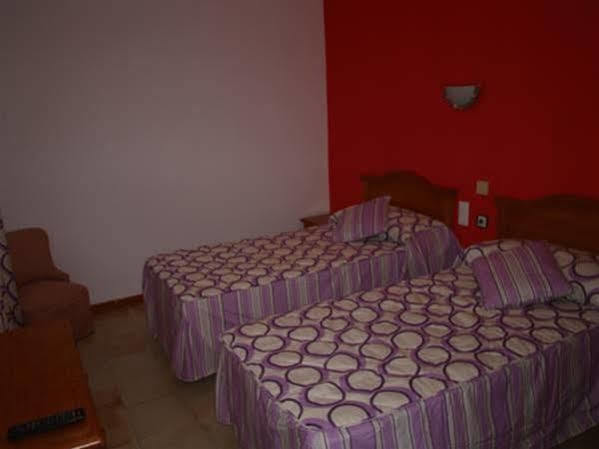 Hotel San Vicente - Centro Playa Коніль-де-ла-Фронтера Екстер'єр фото